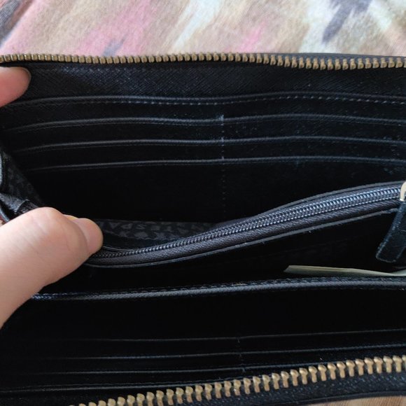 Kate Spade Wallet - Picture 6 of 7